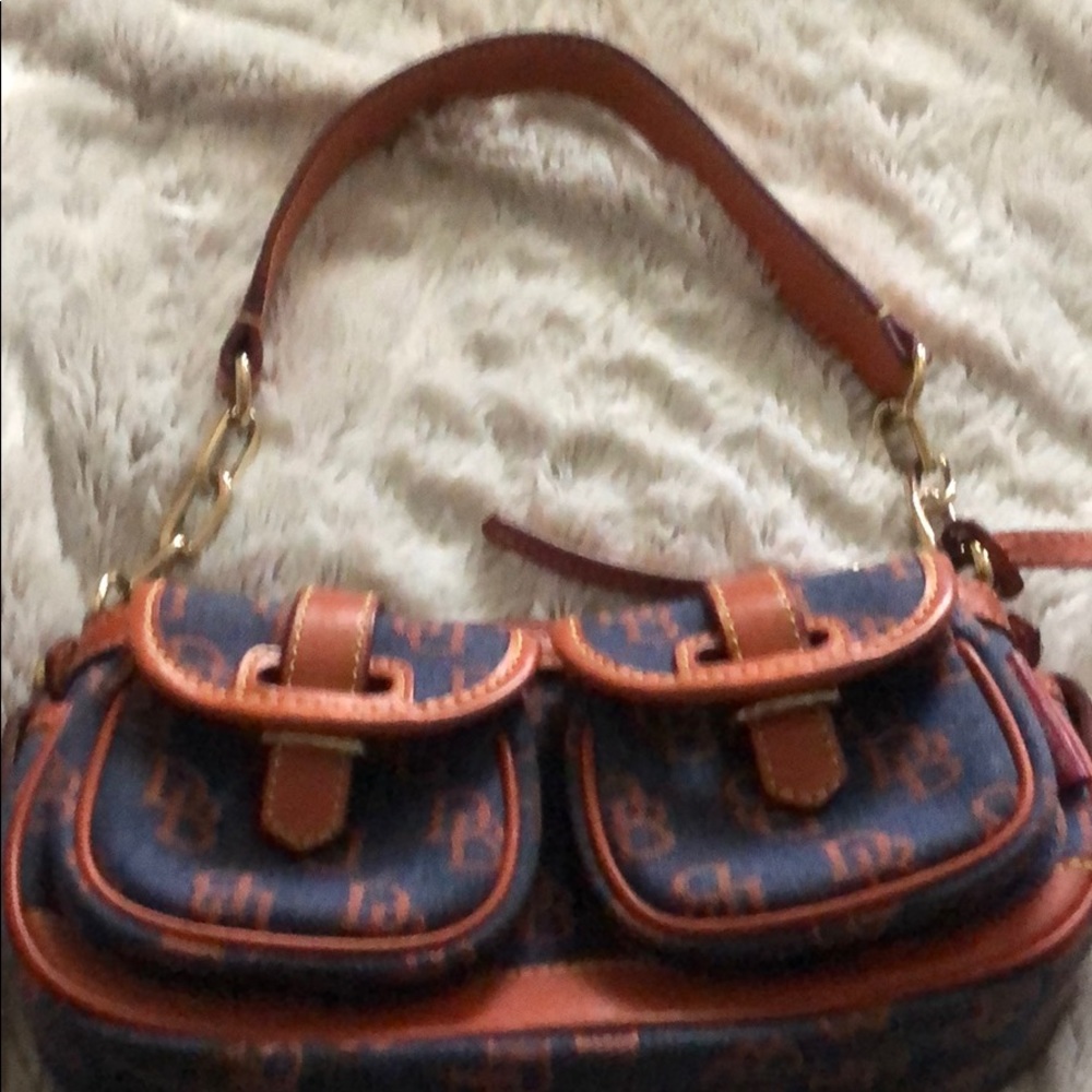 Small shoulder bag